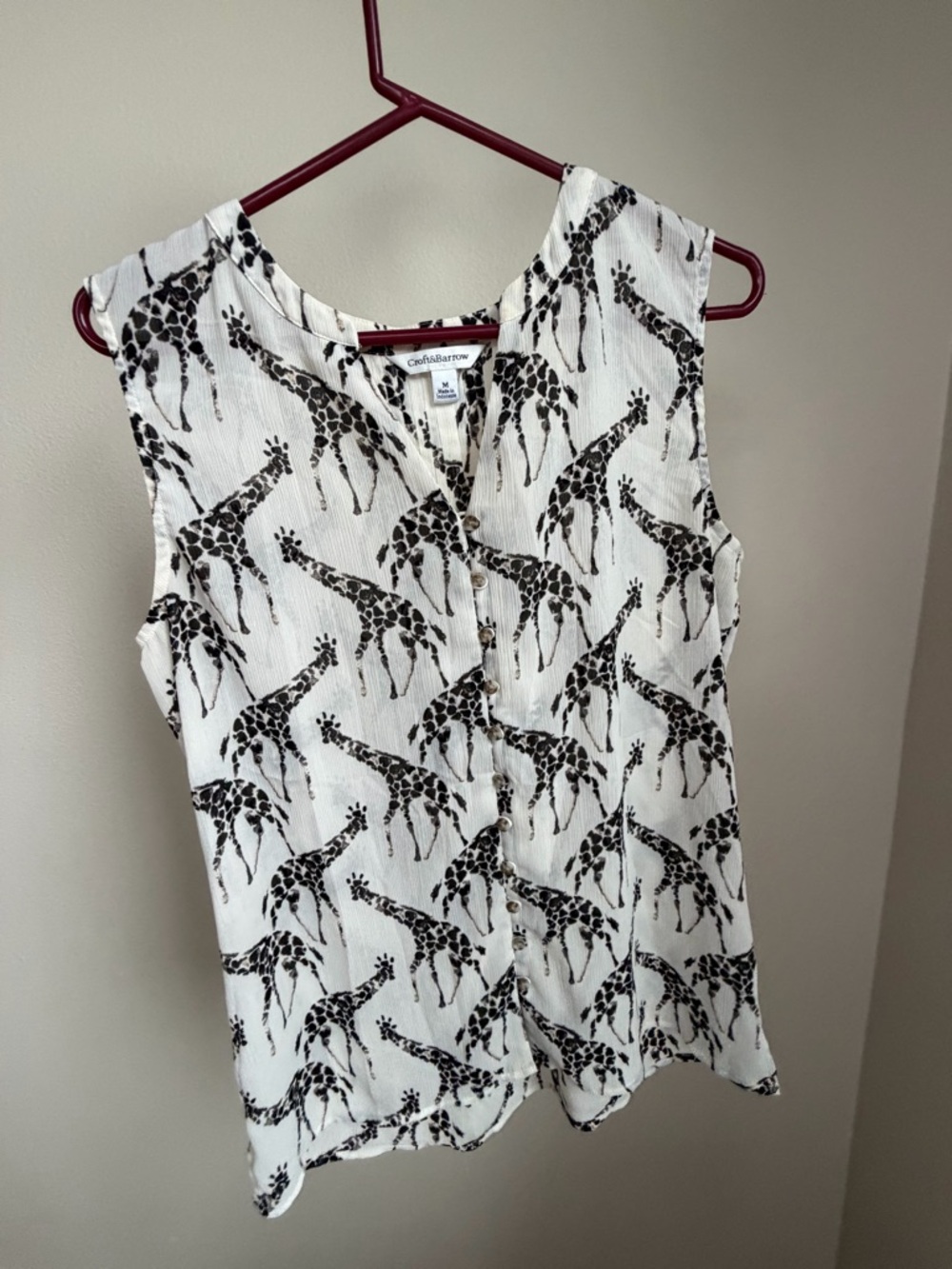 croft & barrow White Sleeveless Giraffe-Print Button Front Top